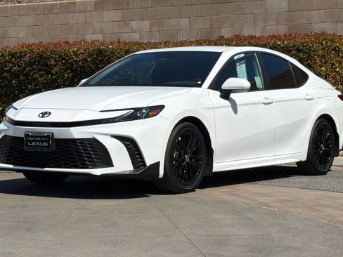 Used 2026 Toyota Camry SE w/ Multimedia Upgrade Package FWD image 8