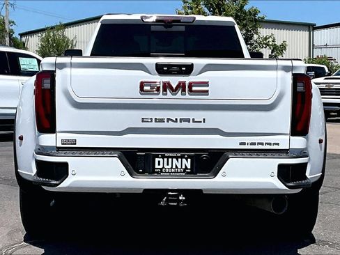Used 2024 GMC Sierra 3500 Denali w/ Denali Reserve Package AWD/4WD image 4