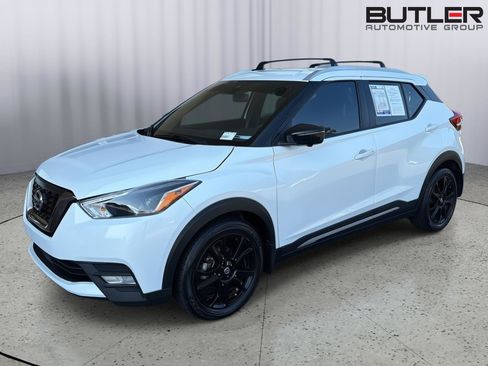 Used 2020 Nissan Kicks SR w/ SR Premium Package FWD image 1