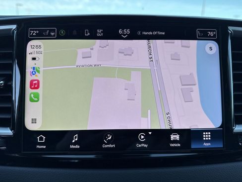 Used 2023 Chrysler Pacifica Touring-L image 15