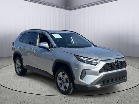 Used 2025 Toyota RAV4 XLE FWD image 5