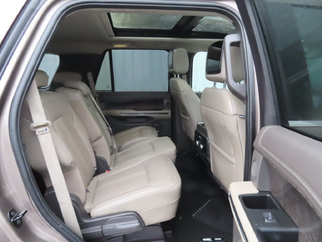 Used 2019 Ford Expedition Limited w/ Equipment Group 302A AWD/4WD image 31