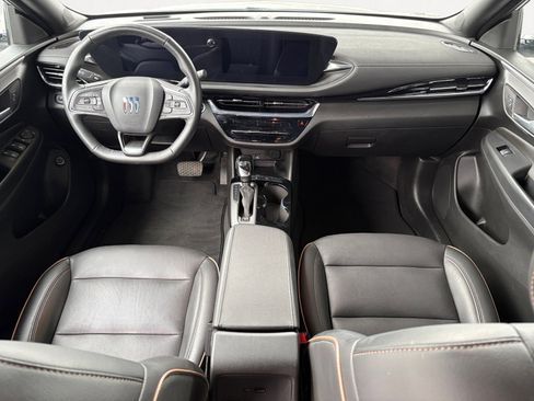 Used 2025 Buick Envista Avenir image 3