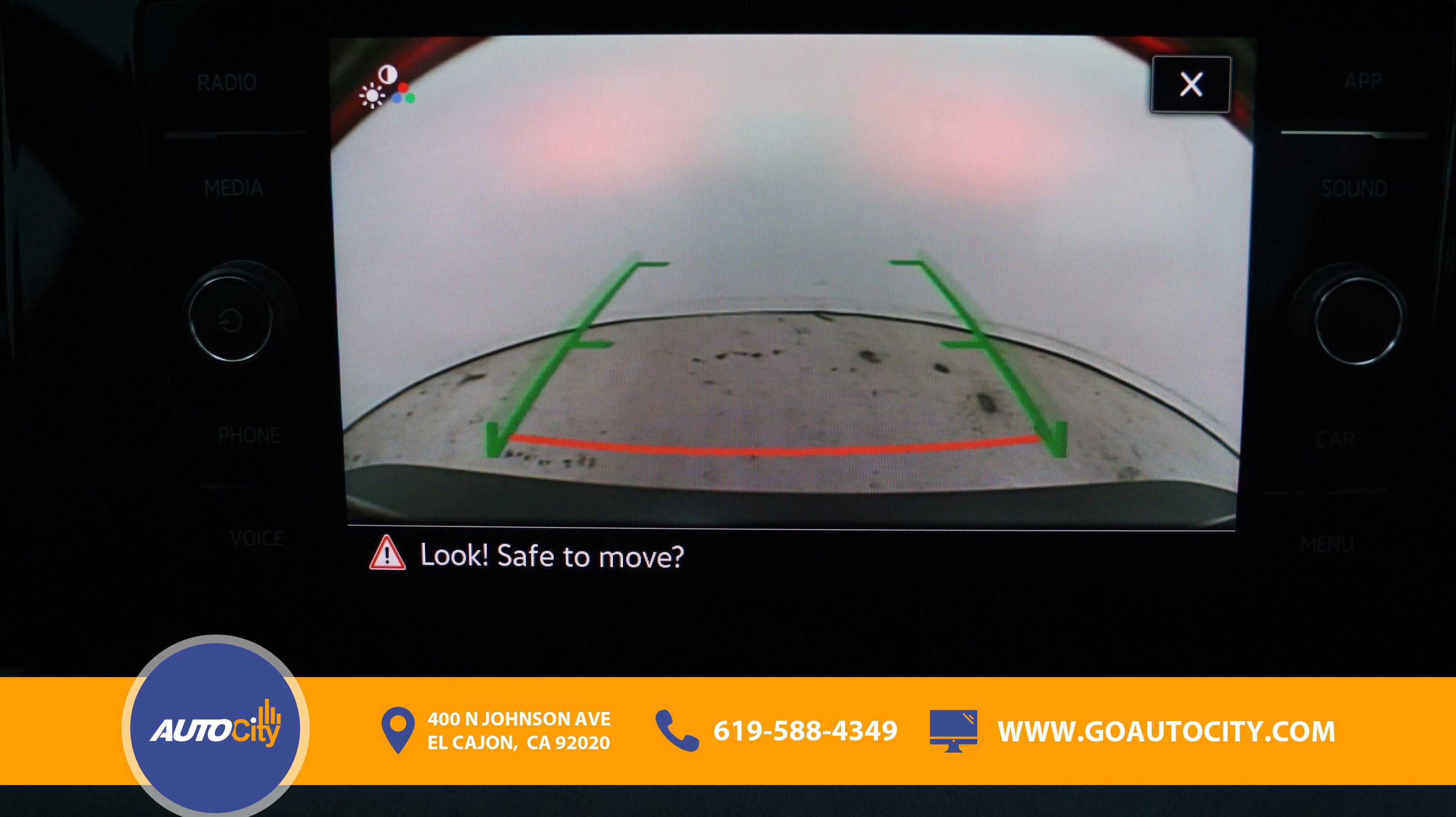 Used 2025 Volkswagen Jetta SE FWD image 11