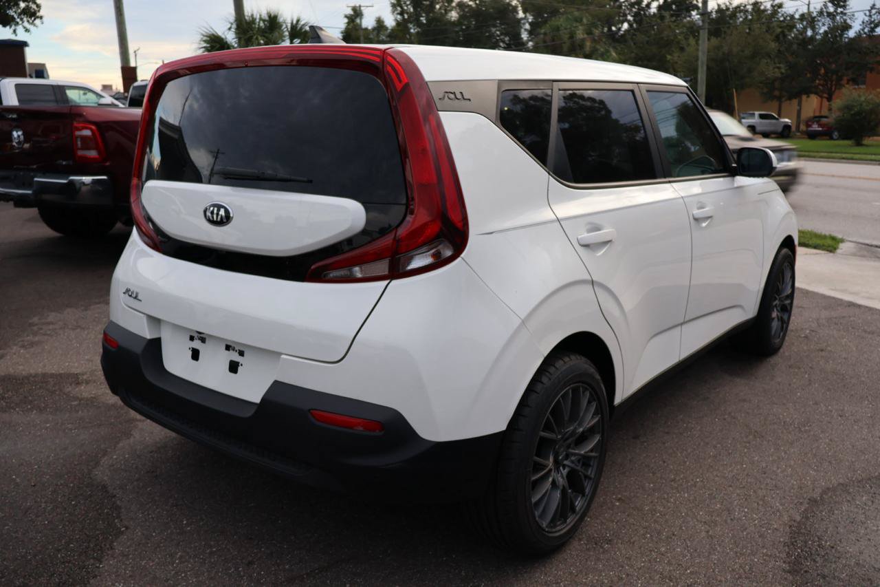 Used 2021 Kia Soul LX FWD image 5