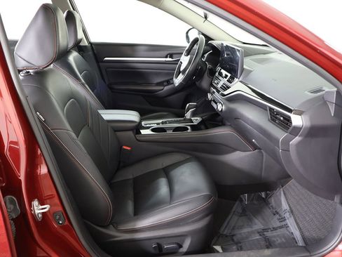 Used 2024 Nissan Altima 2.5 SR w/ SR Premium Package AWD/4WD image 28