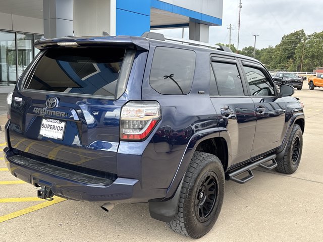 Used 2020 Toyota 4Runner SR5 AWD/4WD image 3