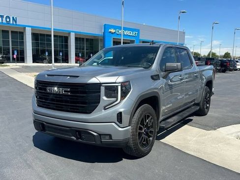 Used 2024 GMC Sierra 1500 Elevation w/ LPO, Elevation Black Package AWD/4WD image 30