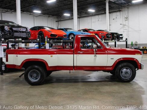 Used 1986 Ford F350 2WD Regular Cab image 8