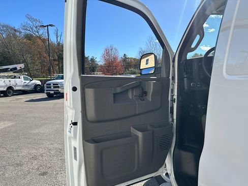 Used 2024 GMC Savana 2500 w/ Driver Convenience Package image 20