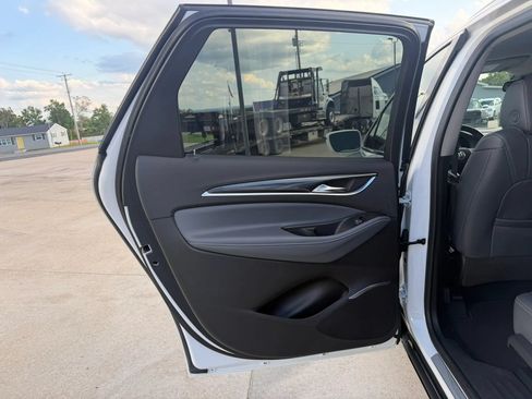 Used 2019 Buick Enclave Essence FWD image 35