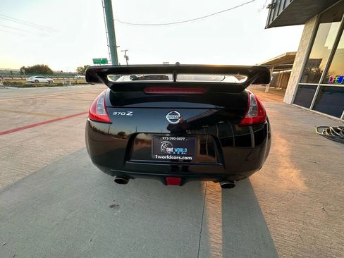 Used 2015 Nissan 370Z Coupe image 4
