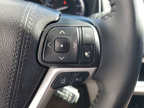 Used 2019 Toyota Highlander XLE image 21