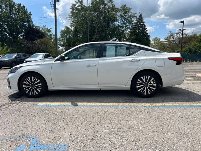 Used 2025 Nissan Altima 2.5 SV FWD image 22