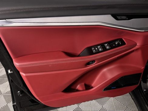 Used 2024 Jeep Wagoneer Launch Edition image 27