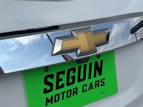 Used 2017 Chevrolet Traverse LT image 32