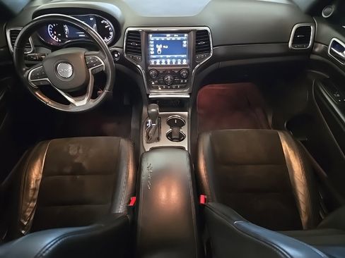 Used 2018 Jeep Grand Cherokee Altitude image 16