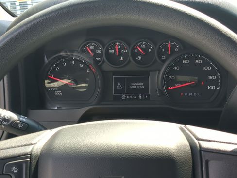 Used 2022 Chevrolet Silverado 1500 W/T w/ WT Value Package AWD/4WD image 14