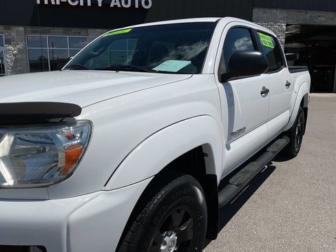 Used 2014 Toyota Tacoma 4x4 Double Cab w/ SR5 Package image 2