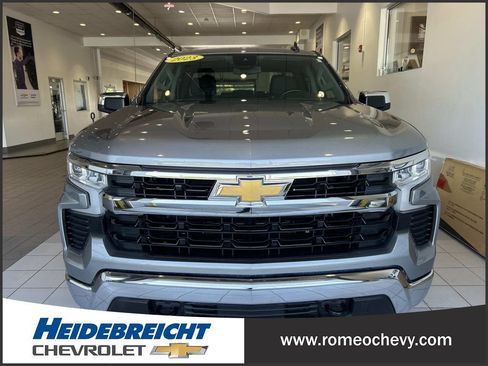 Used 2023 Chevrolet Silverado 1500 LT AWD/4WD image 37