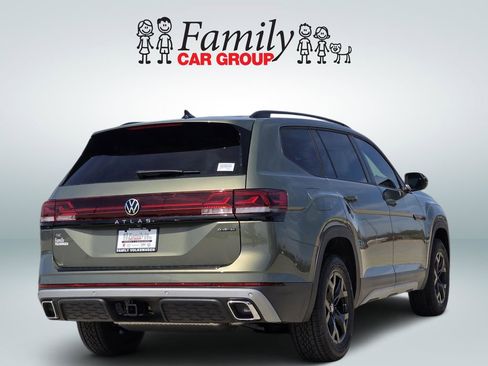 New 2026 Volkswagen Atlas Peak Edition image 4