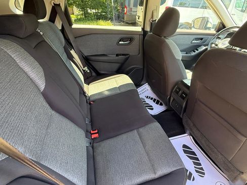 Used 2021 Nissan Rogue SV AWD/4WD image 18