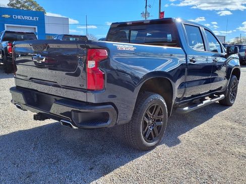 Used 2023 Chevrolet Silverado 1500 LT Trail Boss w/ Convenience Package II image 9