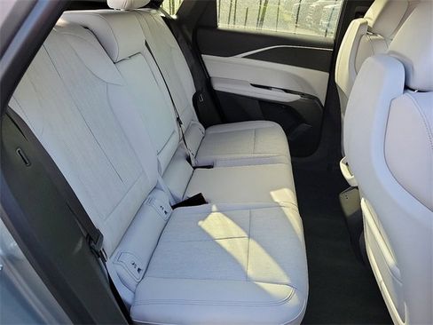 Used 2025 Cadillac Lyriq Luxury image 22