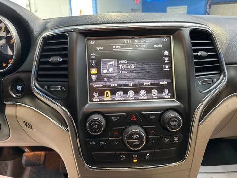 Used 2014 Jeep Grand Cherokee Limited image 26