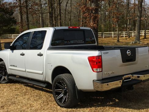 Used 2011 Nissan Titan SV w/ SV Value Truck Pkg image 3