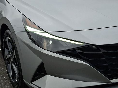 Certified 2023 Hyundai Elantra SEL w/ Convenience Package FWD image 9