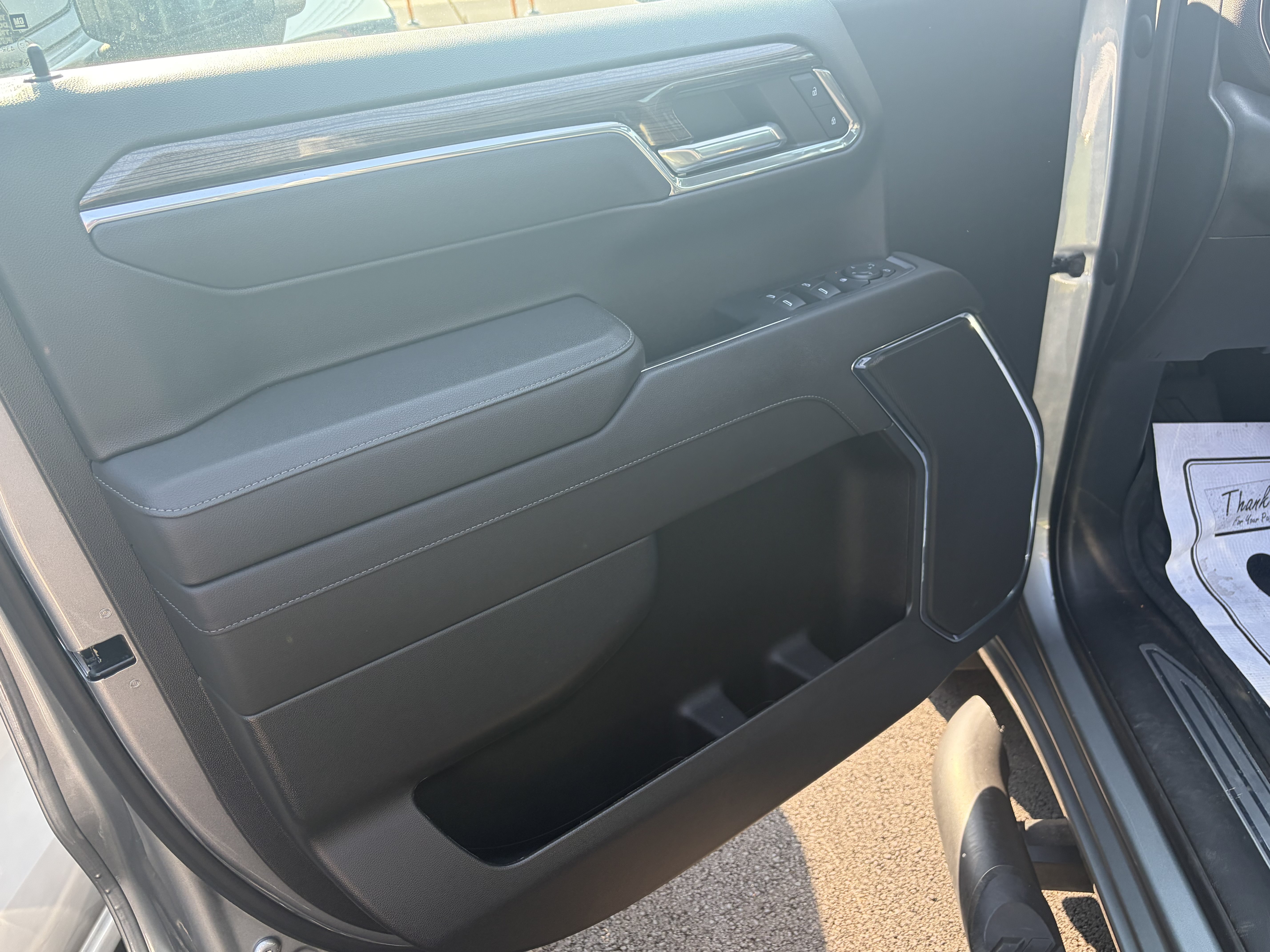 Used 2023 Chevrolet Silverado 1500 LT AWD/4WD image 10