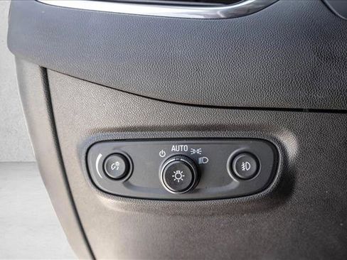 Used 2020 Chevrolet Equinox LT FWD image 14