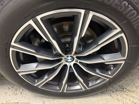Used 2019 BMW X5 xDrive40i w/ M Sport Package AWD/4WD image 39