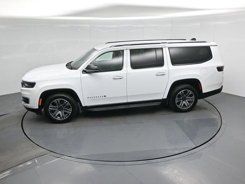 Used 2024 Jeep Wagoneer L Series II image 46