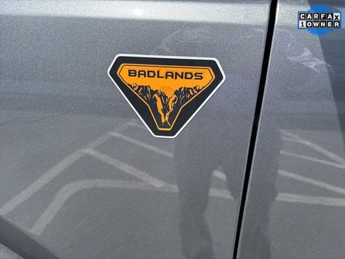 Used 2023 Ford Bronco Badlands image 7