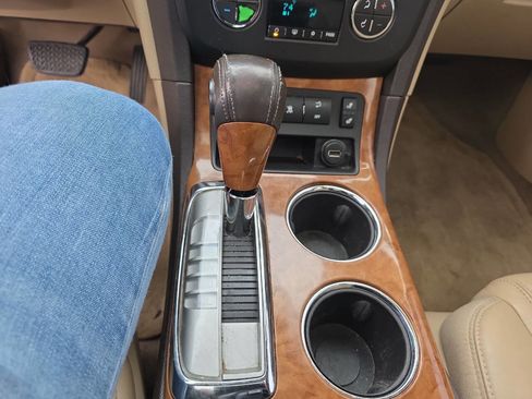 Used 2008 Buick Enclave CXL w/ Entertainment Package #4 image 26