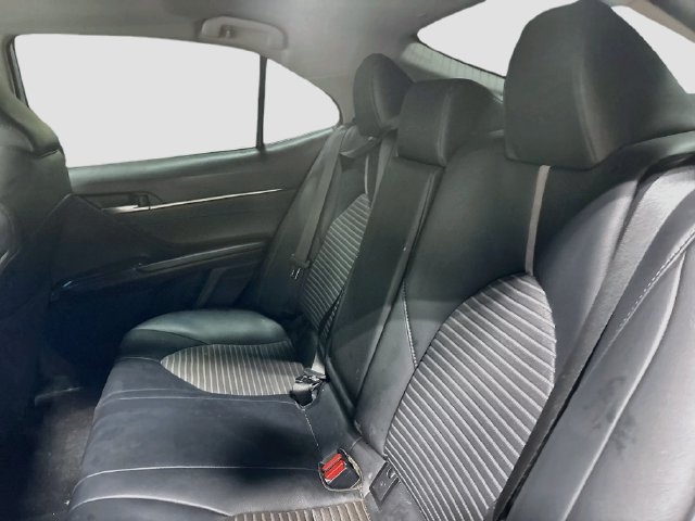 Used 2019 Toyota Camry SE FWD image 20
