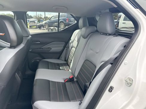 Used 2023 Nissan Kicks SR w/ SR Premium Package FWD image 19