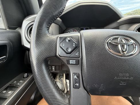 Used 2021 Toyota Tacoma TRD Off-Road image 21