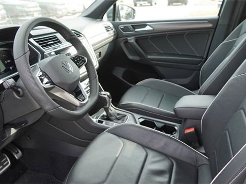 Used 2022 Volkswagen Tiguan SEL R-Line image 20