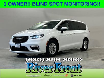 Used 2023 Chrysler Pacifica Touring-L