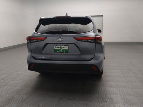 Used 2021 Toyota Highlander XLE image 7