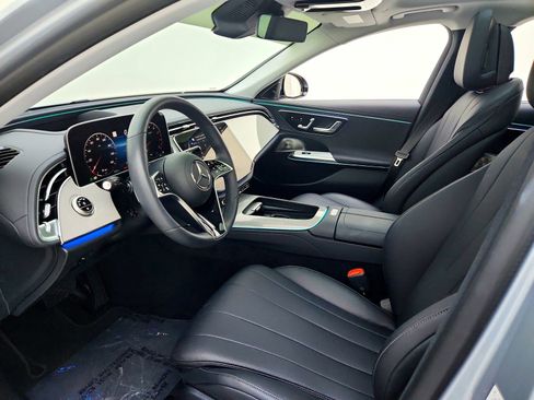 Used 2025 Mercedes-Benz E 450 4MATIC Sedan image 11