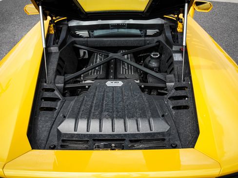 Used 2015 Lamborghini Huracan LP 610-4 AWD/4WD image 32