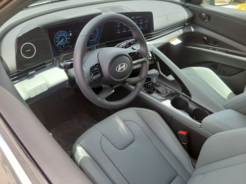 New 2026 Hyundai Elantra Limited FWD image 6