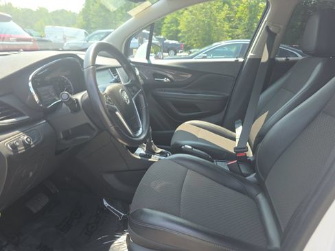 Used 2020 Buick Encore Preferred FWD image 6
