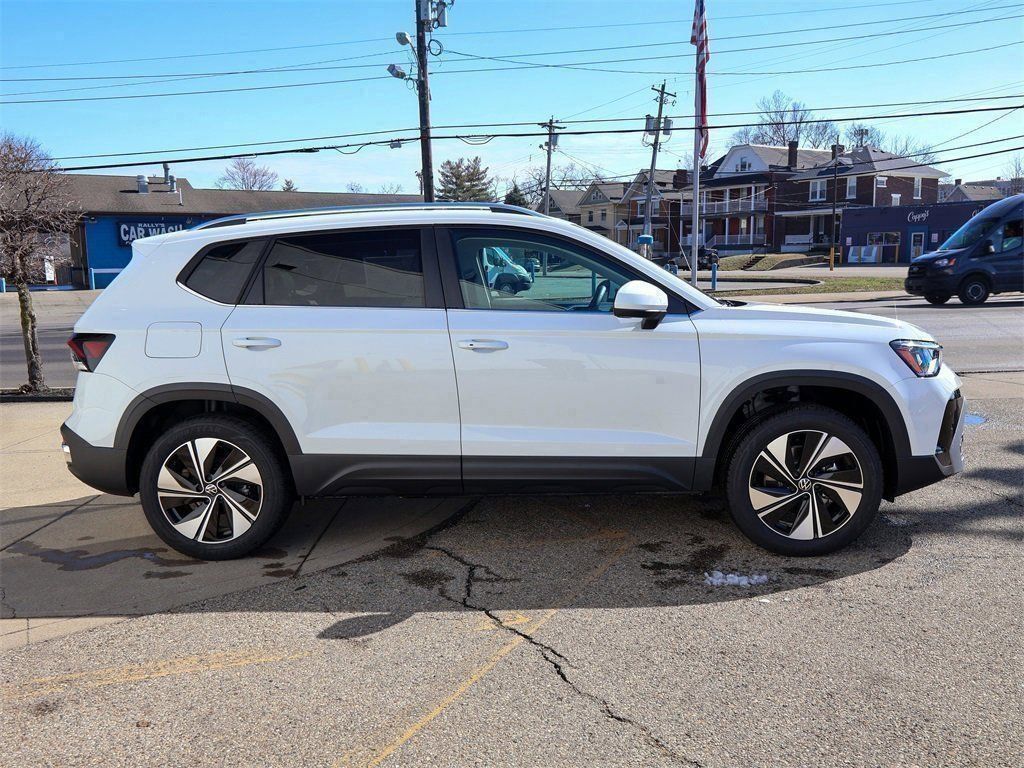 New 2026 Volkswagen Taos SE AWD/4WD image 6