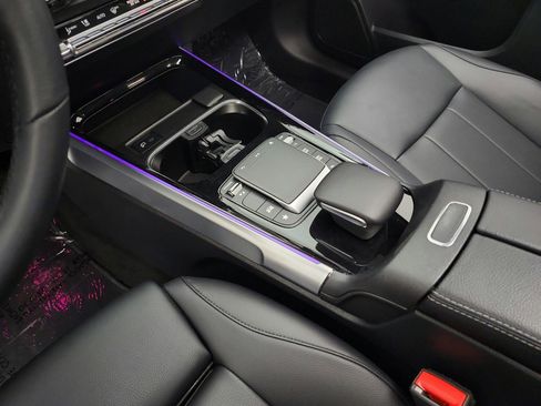 Used 2022 Mercedes-Benz GLB 250 image 11