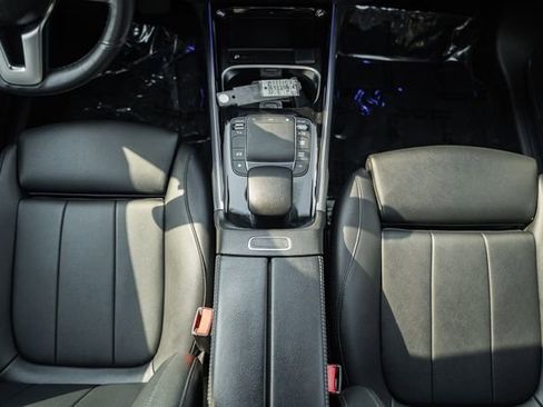 Used 2023 Mercedes-Benz GLB 250 GLB 250 w/ Premium Package image 26